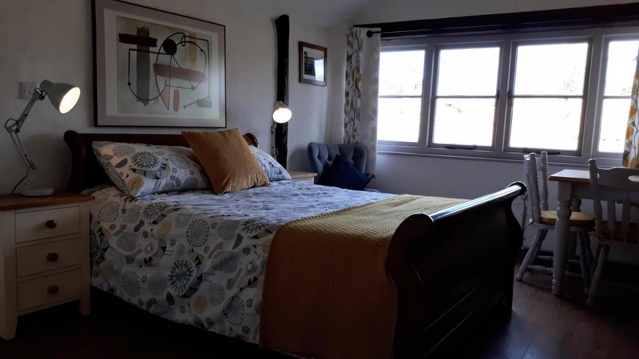 Ashton Keynes The Byre North End Farm Bed & Breakfast エクステリア 写真