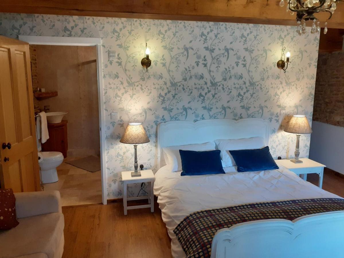 Ashton Keynes The Byre North End Farm Bed & Breakfast エクステリア 写真